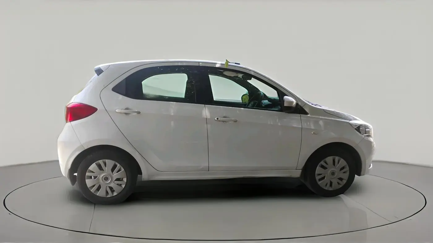 2016 Tata Tiago XT PETROL, Petrol, Manual, 1,04,274 km, exterior