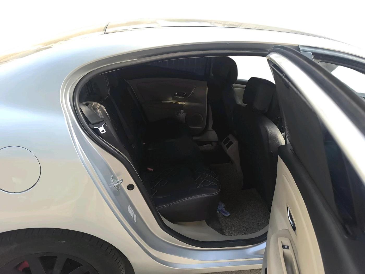 2013 Renault Fluence 1.5 E2, Diesel, Manual, 1,40,413 km, interior