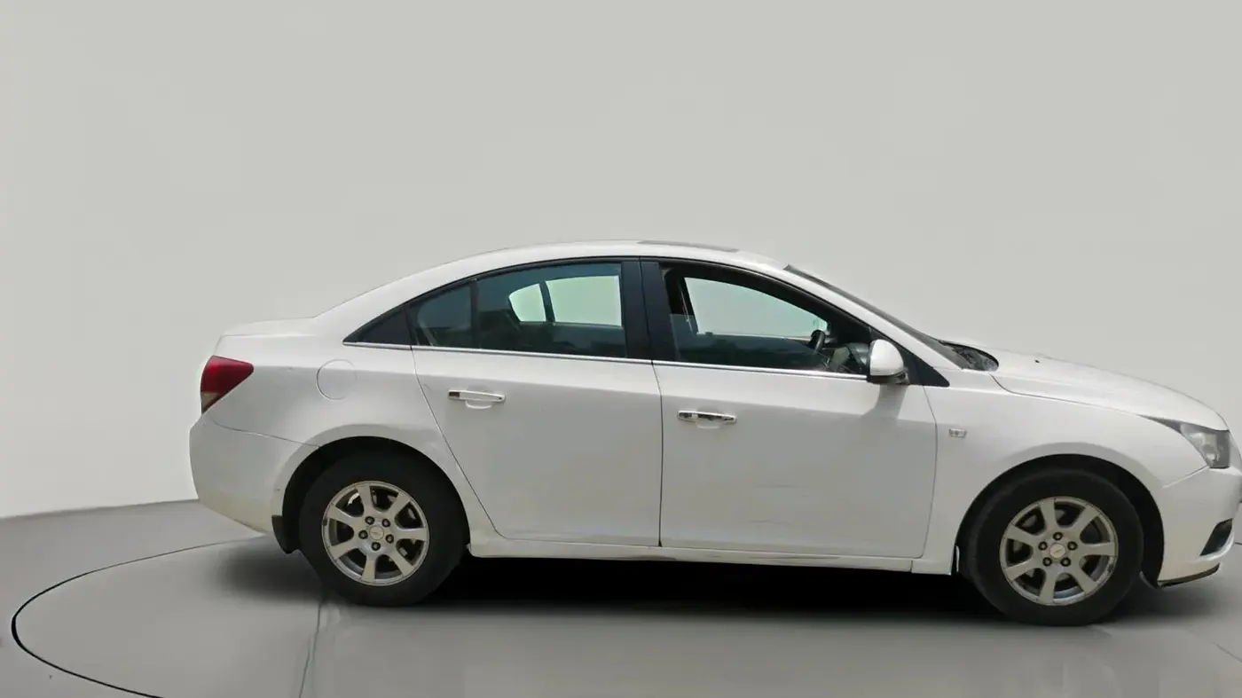 2013 Chevrolet Cruze LTZ, Diesel, Manual, 43,694 km, exterior