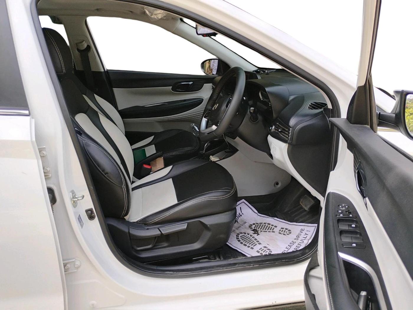 2025 Hyundai NEW I20 ASTA (O) 1.2 IVT, Petrol, Automatic, 14,693 km, interior