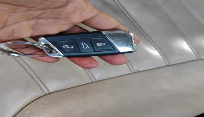 2019 Skoda Kodiaq L&K 2.0 TDI 4X4 AT, Diesel, Automatic, 1,39,494 km, interior