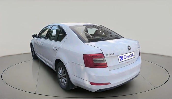 2015 Skoda Octavia ELEGANCE 2.0 TDI AT, Diesel, Automatic, 1,19,492 km, exterior