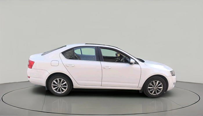 2015 Skoda Octavia ELEGANCE 2.0 TDI AT, Diesel, Automatic, 1,19,492 km, exterior