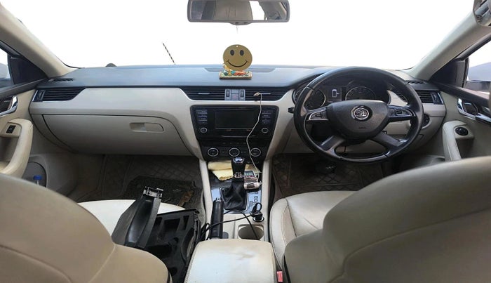 2015 Skoda Octavia ELEGANCE 2.0 TDI AT, Diesel, Automatic, 1,19,492 km, interior