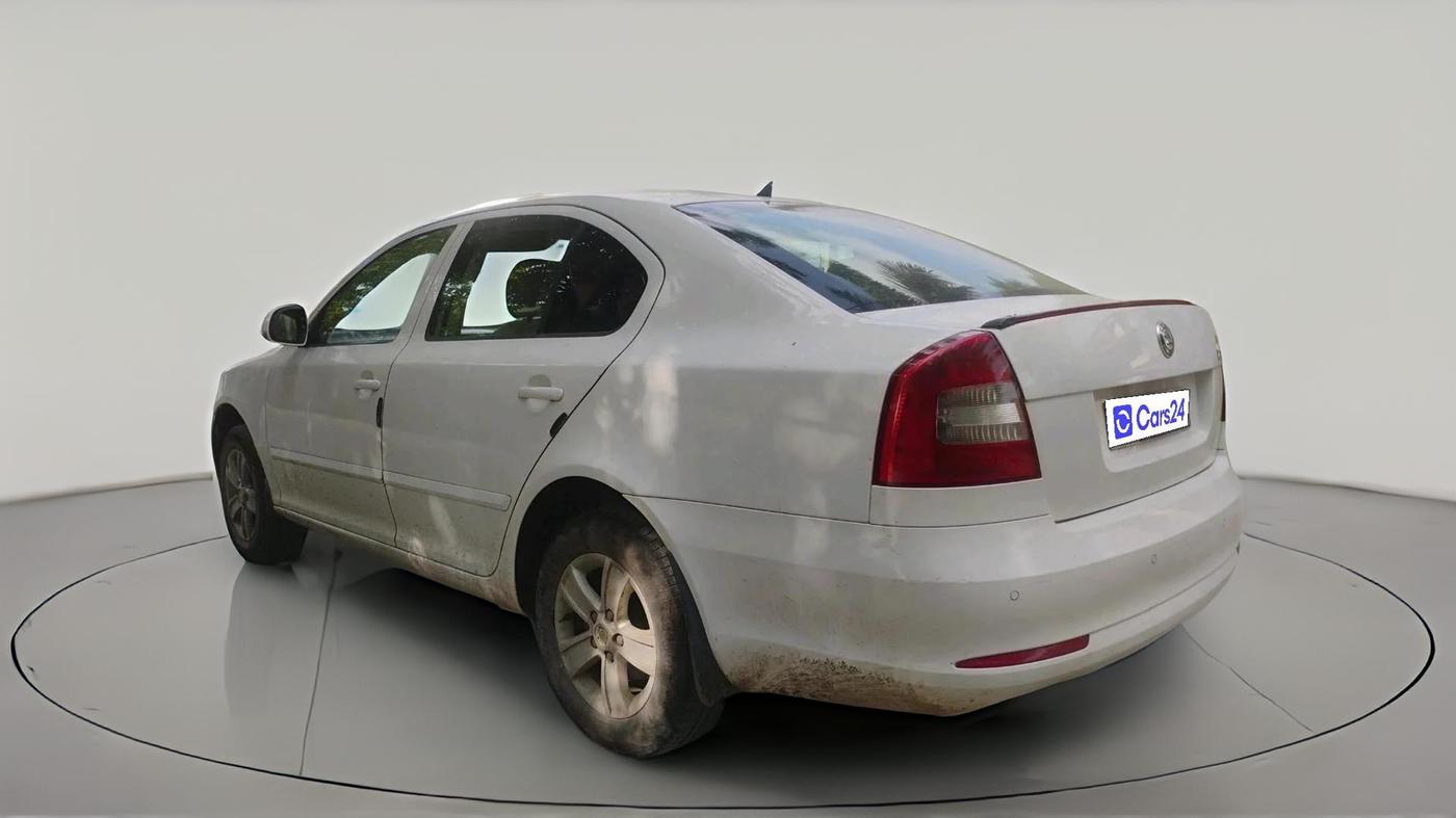 2011 Skoda Laura AMBIENTE 1.8 TSI, Petrol, Manual, 1,06,362 km, exterior