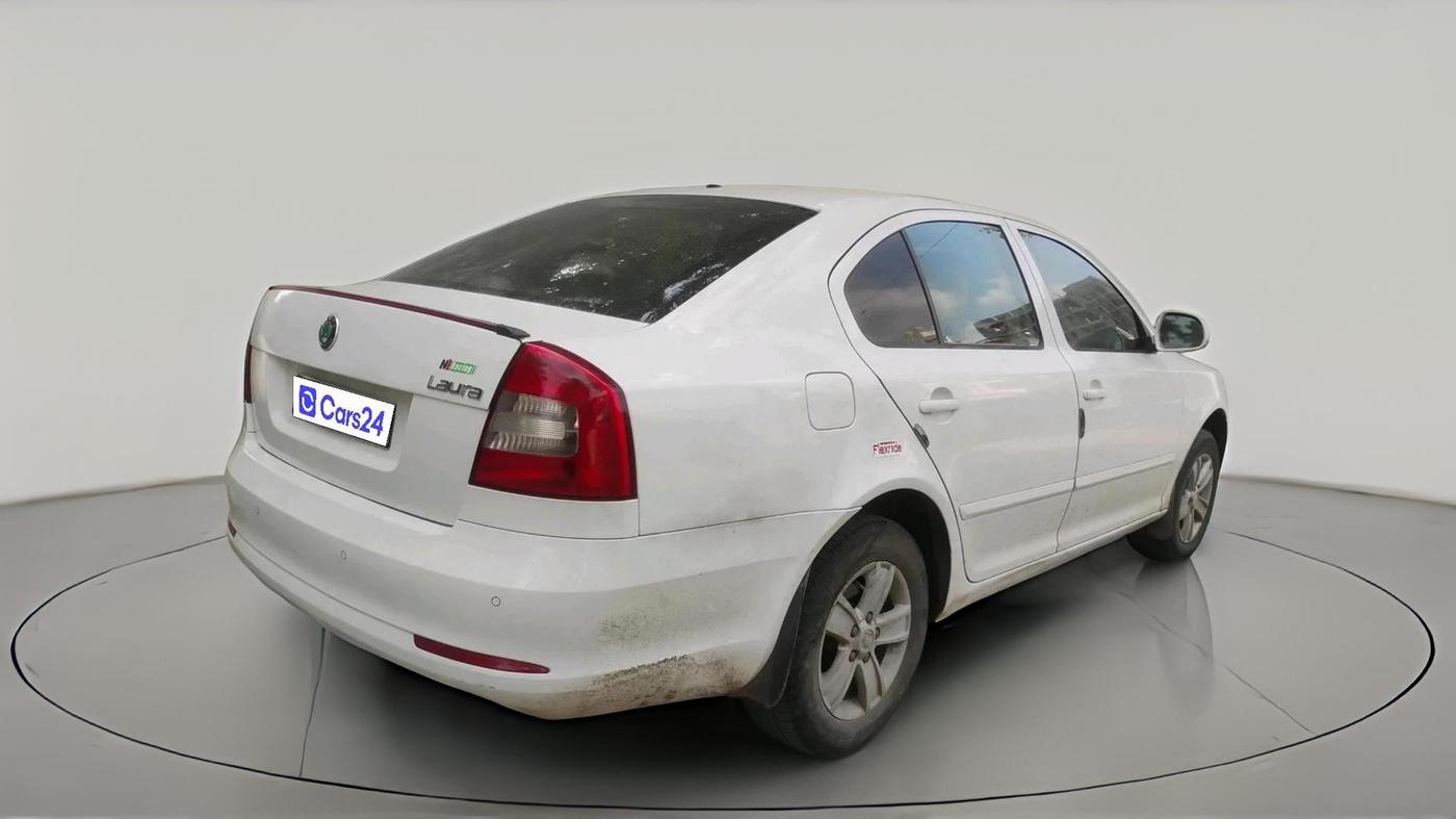 2011 Skoda Laura AMBIENTE 1.8 TSI, Petrol, Manual, 1,06,362 km, exterior