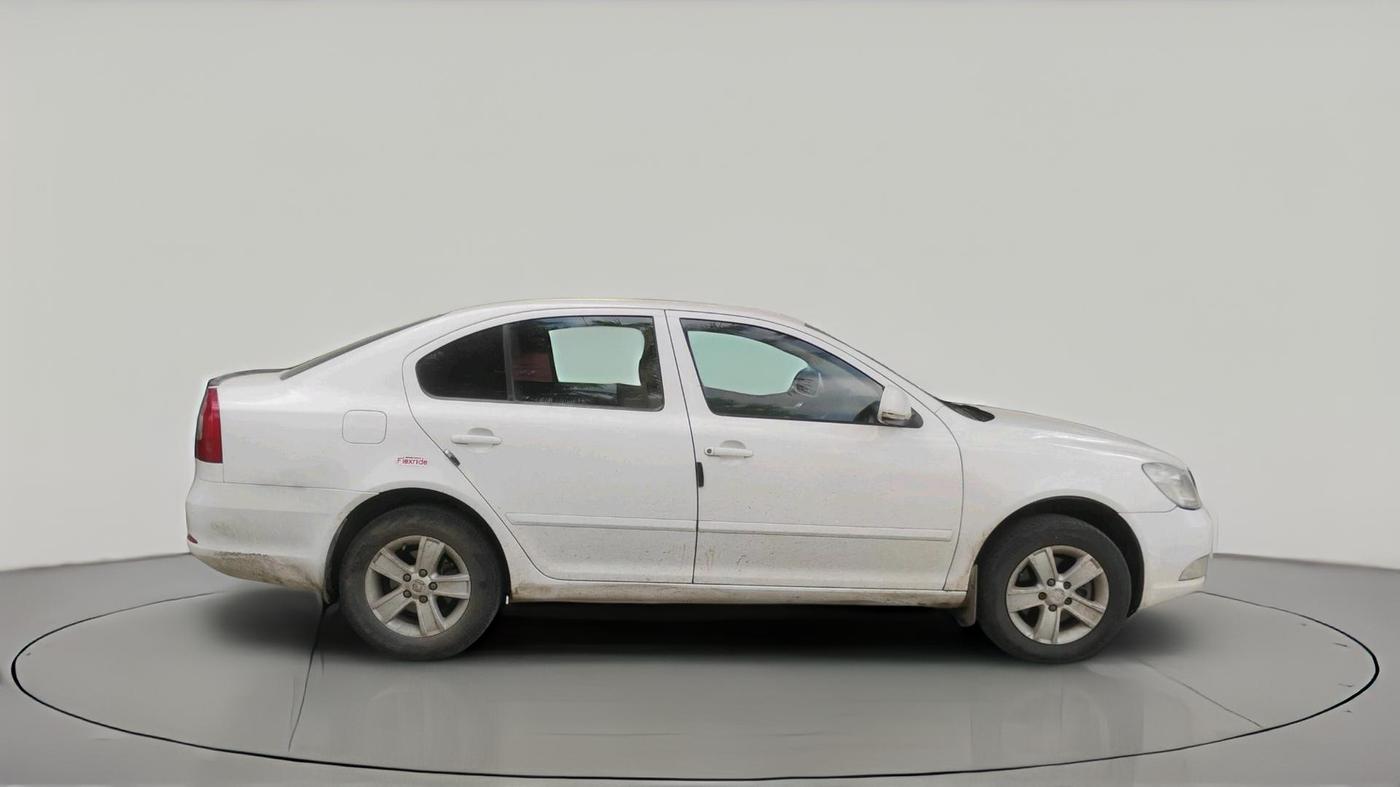 2011 Skoda Laura AMBIENTE 1.8 TSI, Petrol, Manual, 1,06,362 km, exterior