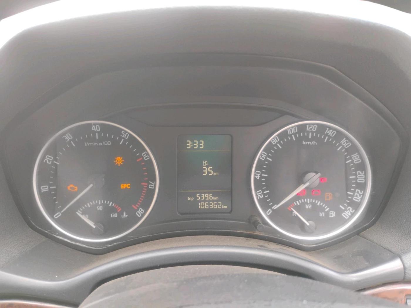 2011 Skoda Laura AMBIENTE 1.8 TSI, Petrol, Manual, 1,06,362 km, interior