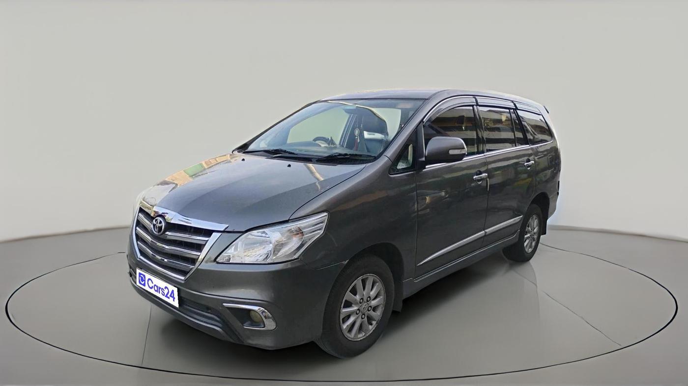 2014 Toyota Innova 2.5 VX 8 STR, Diesel, Manual, 2,35,913 km, exterior