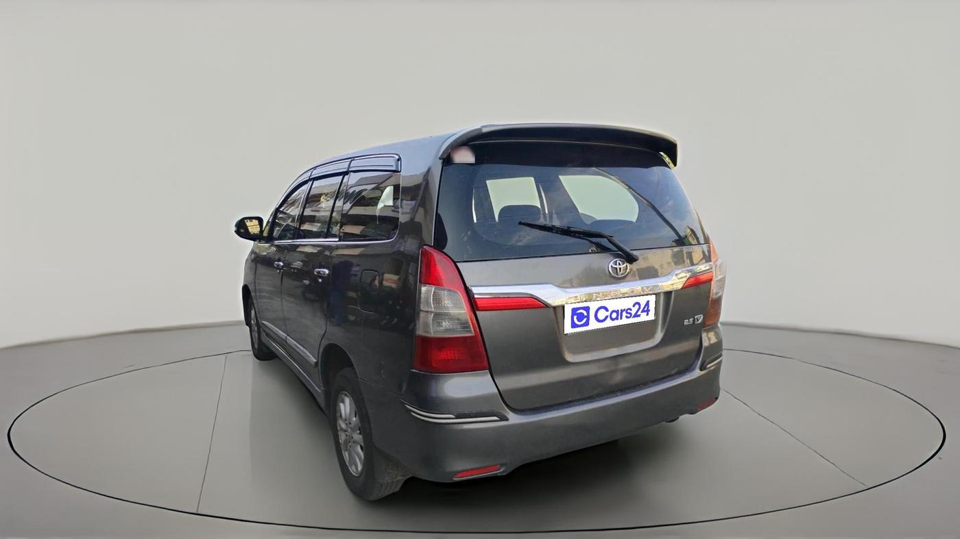 2014 Toyota Innova 2.5 VX 8 STR, Diesel, Manual, 2,35,913 km, exterior