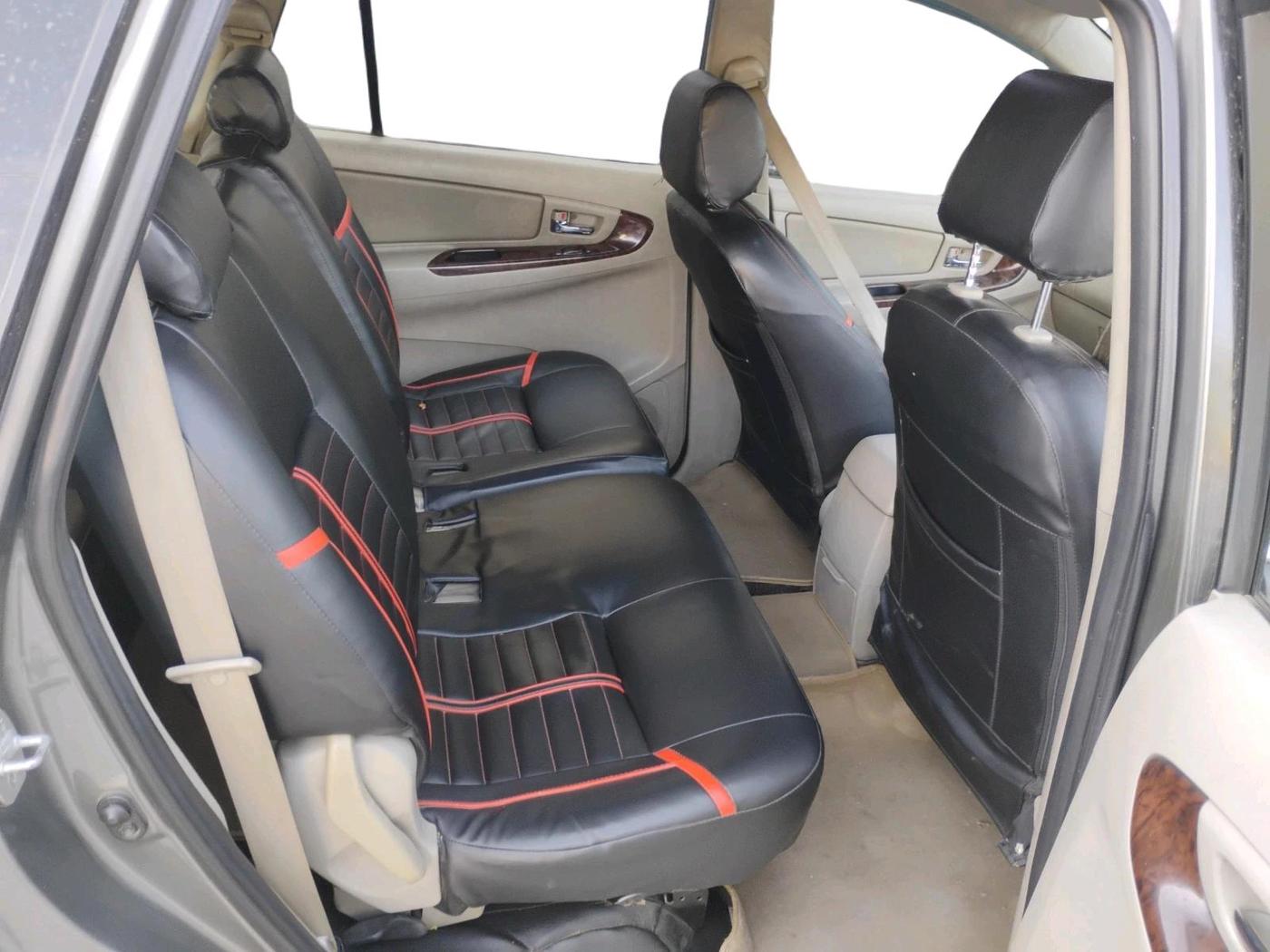 2014 Toyota Innova 2.5 VX 8 STR, Diesel, Manual, 2,35,913 km, interior
