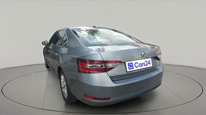 2016 Skoda Superb L&K 1.8 TSI AT, Petrol, Automatic, 1,07,902 km, exterior