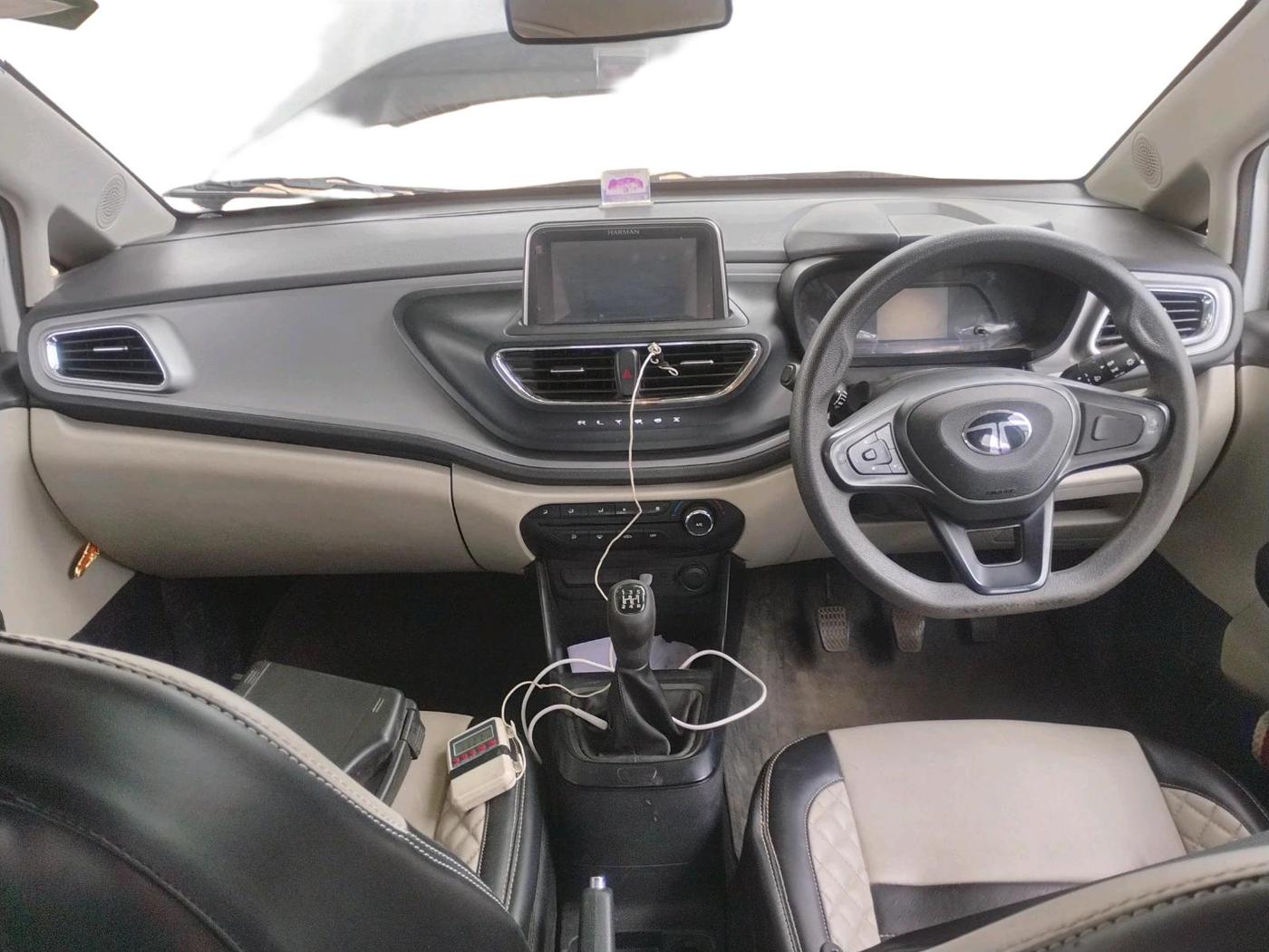 2025 Tata ALTROZ XM PLUS CNG, CNG, Manual, 39,283 km, interior