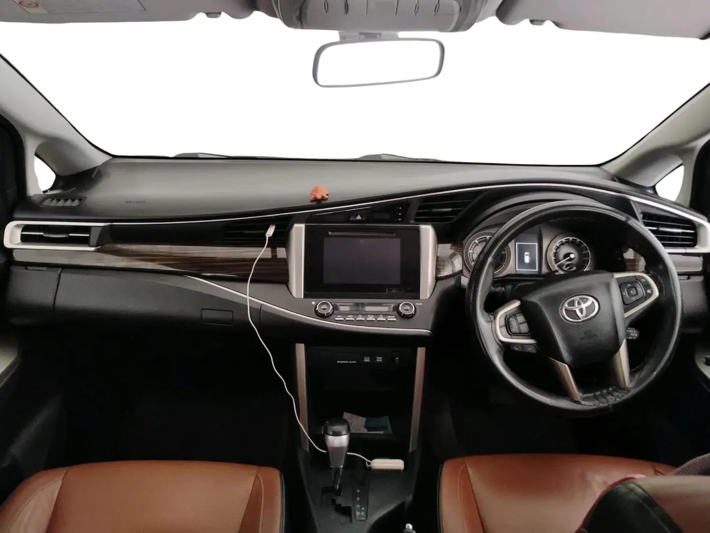 2017 Toyota Innova Crysta 2.8 ZX AT 7 STR, Diesel, Automatic, 2,21,196 km, interior