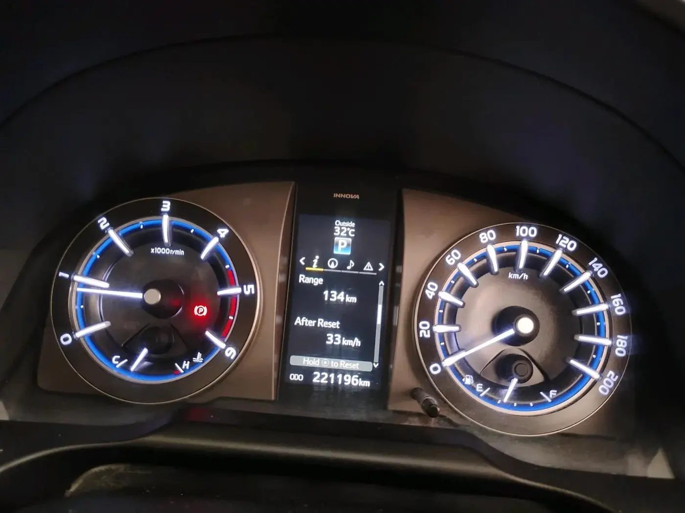 2017 Toyota Innova Crysta 2.8 ZX AT 7 STR, Diesel, Automatic, 2,21,196 km, interior