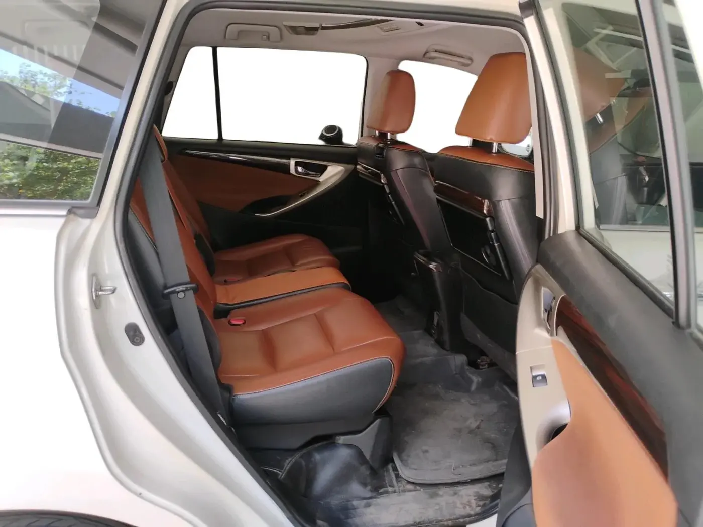 2017 Toyota Innova Crysta 2.8 ZX AT 7 STR, Diesel, Automatic, 2,21,196 km, interior