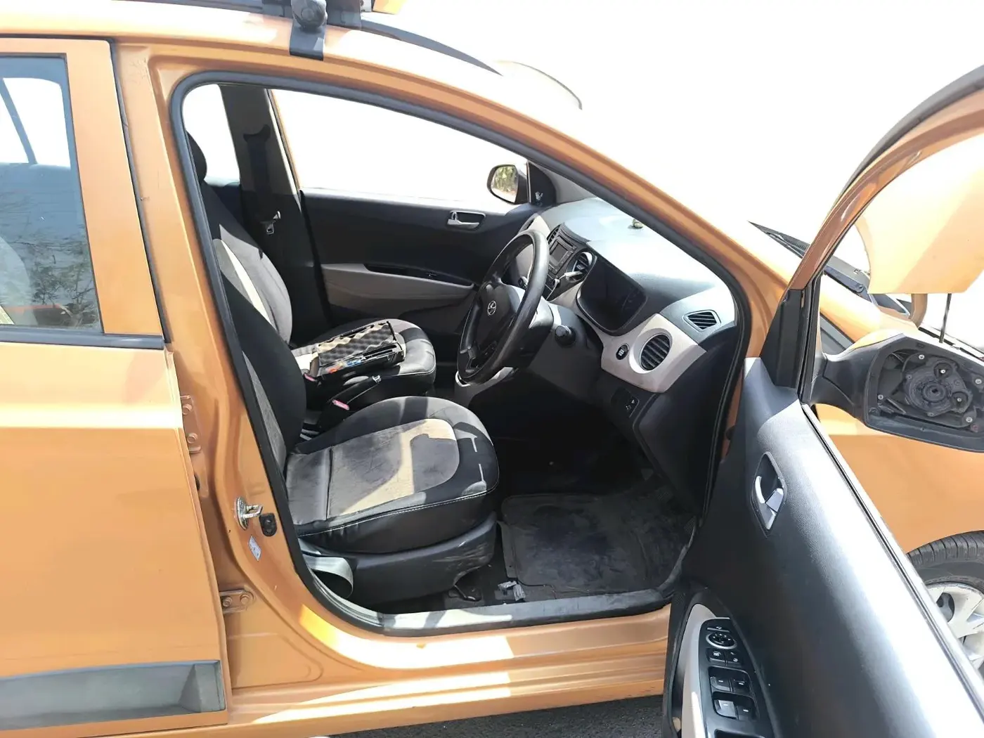 2014 Hyundai Grand i10 SPORTZ 1.1 CRDI, Diesel, Manual, 1,14,498 km, interior