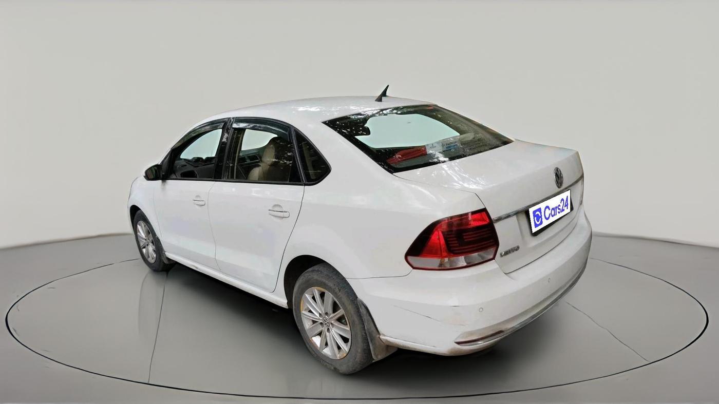 2016 Volkswagen Vento HIGHLINE 1.5 AT, Diesel, Automatic, 2,08,981 km, exterior