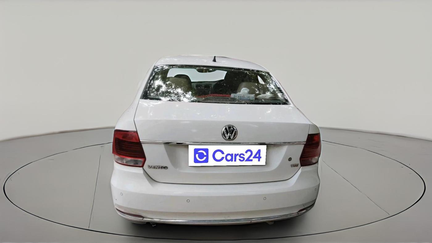2016 Volkswagen Vento HIGHLINE 1.5 AT, Diesel, Automatic, 2,08,981 km, exterior