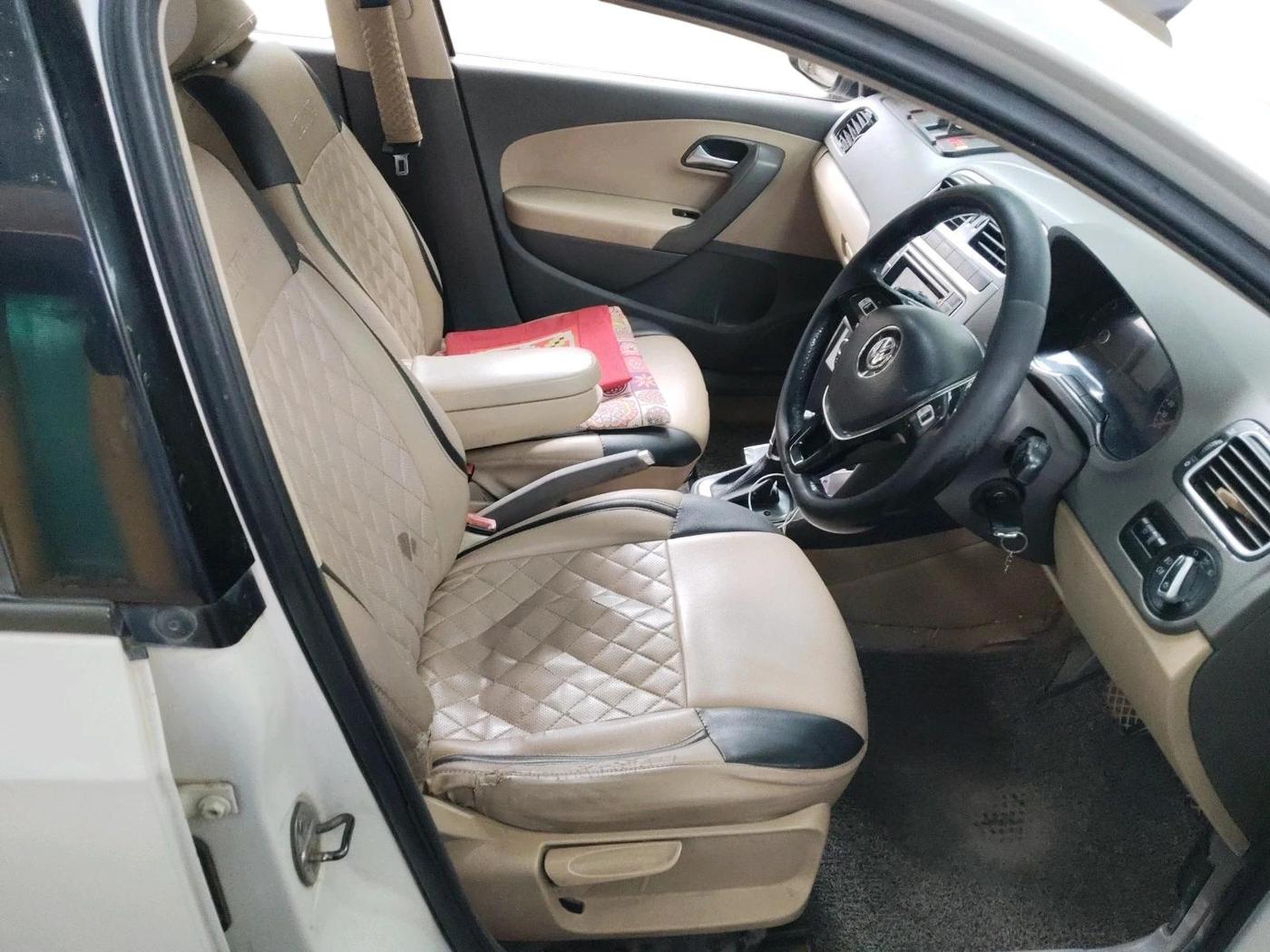 2016 Volkswagen Vento HIGHLINE 1.5 AT, Diesel, Automatic, 2,08,981 km, interior