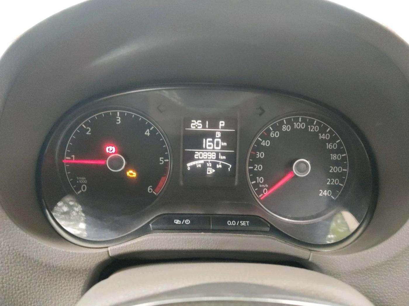 2016 Volkswagen Vento HIGHLINE 1.5 AT, Diesel, Automatic, 2,08,981 km, interior