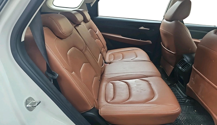 2021 MG HECTOR PLUS SELECT 2.0 DIESEL TURBO MT 7-STR, Diesel, Manual, 70,188 km, interior