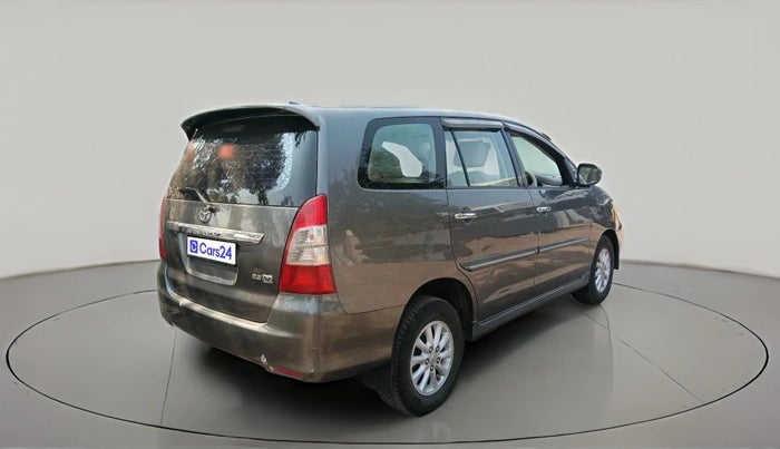 2012 Toyota Innova VX 2.5 7 STR, Diesel, Manual, 2,09,752 km, exterior