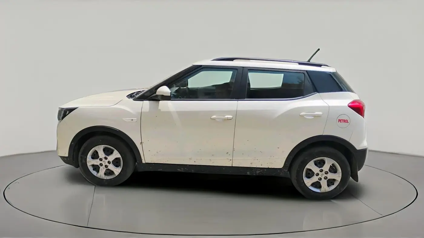 2023 Mahindra XUV300 W6 1.2 PETROL AMT, Petrol, Automatic, 50,050 km, exterior