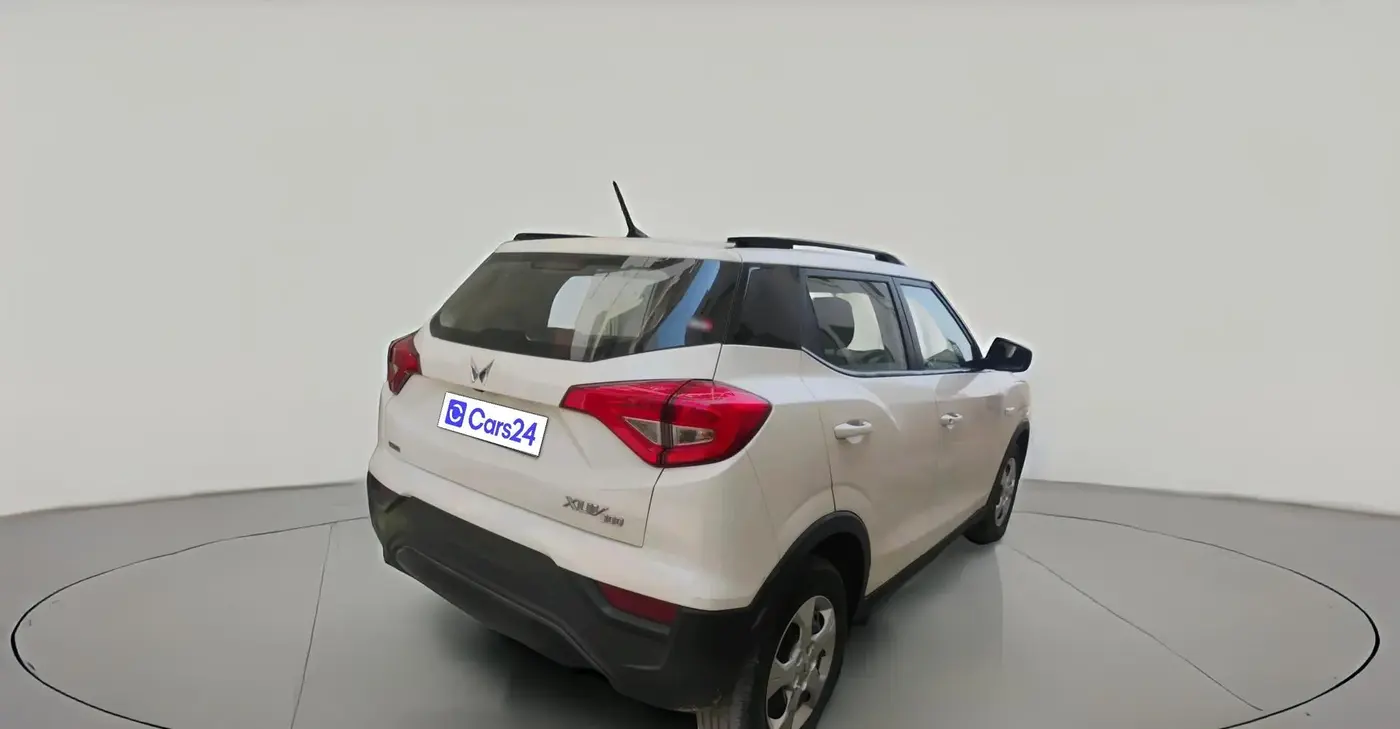 2023 Mahindra XUV300 W6 1.2 PETROL AMT, Petrol, Automatic, 50,050 km, exterior