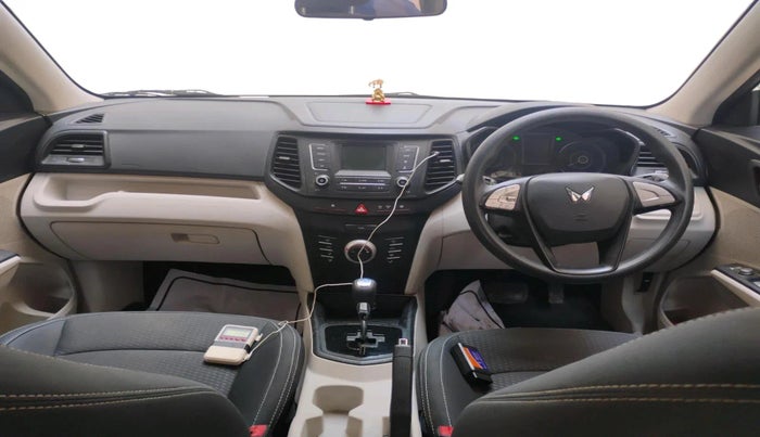 2023 Mahindra XUV300 W6 1.2 PETROL AMT, Petrol, Automatic, 50,050 km, interior