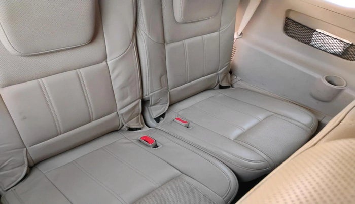 2017 Mahindra XUV500 W10 AT, Diesel, Automatic, 1,45,145 km, interior