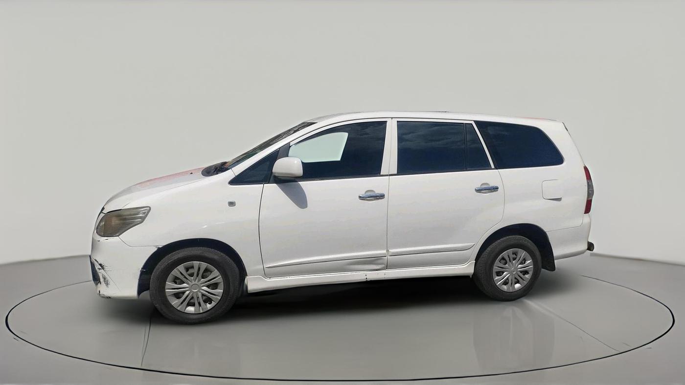2014 Toyota Innova 2.5 GX 8 STR, Diesel, Manual, 2,53,121 km, exterior