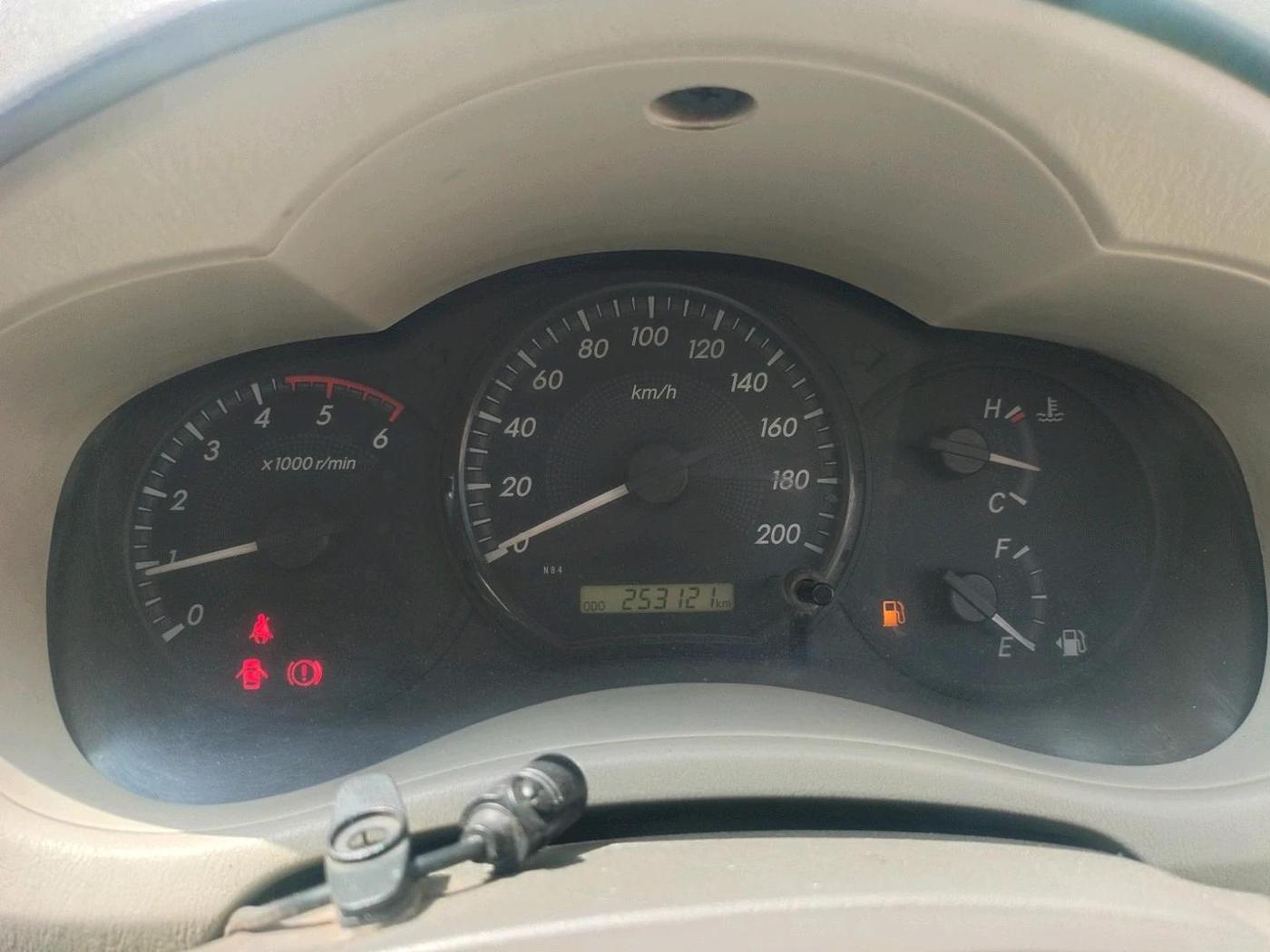 2014 Toyota Innova 2.5 GX 8 STR, Diesel, Manual, 2,53,121 km, interior