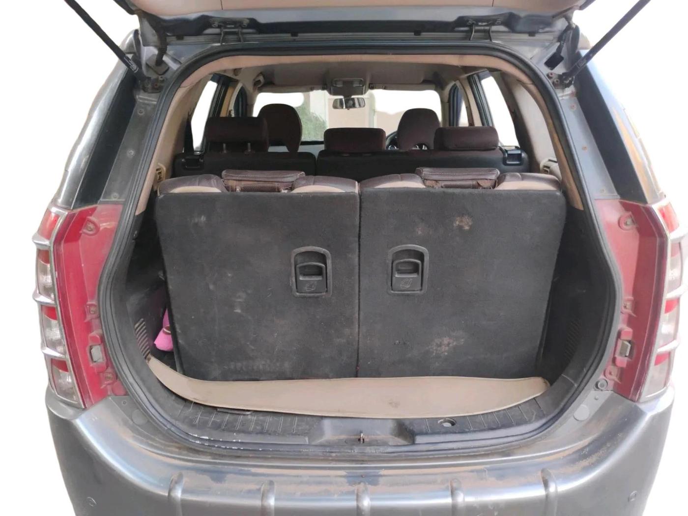 2014 Mahindra XUV500 W6, Diesel, Manual, 1,45,876 km, exterior