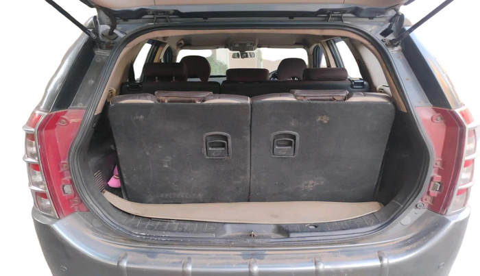 2014 Mahindra XUV500 W6, Diesel, Manual, 1,45,876 km, exterior