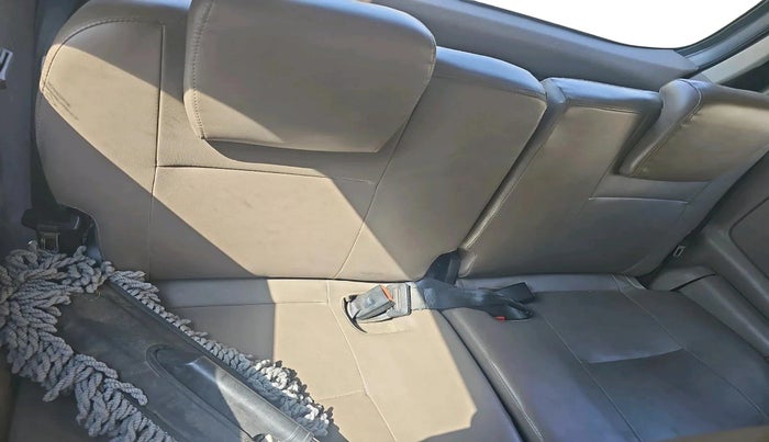 2015 Toyota Innova 2.5 GX 7 STR, Diesel, Manual, 2,44,074 km, interior