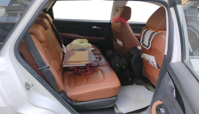 2022 MG HECTOR PLUS SELECT 2.0 DIESEL TURBO MT 7-STR, Diesel, Manual, 1,19,073 km, interior