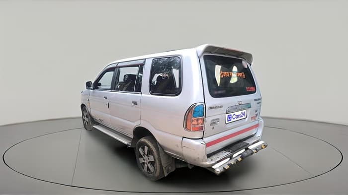 2012 Chevrolet Tavera NEO 3 LS 10 STR BS III, Diesel, Manual, 2,95,587 km, exterior