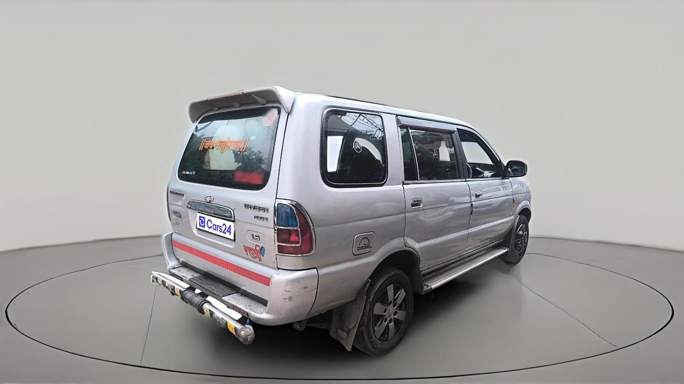 2012 Chevrolet Tavera NEO 3 LS 10 STR BS III, Diesel, Manual, 2,95,587 km, exterior