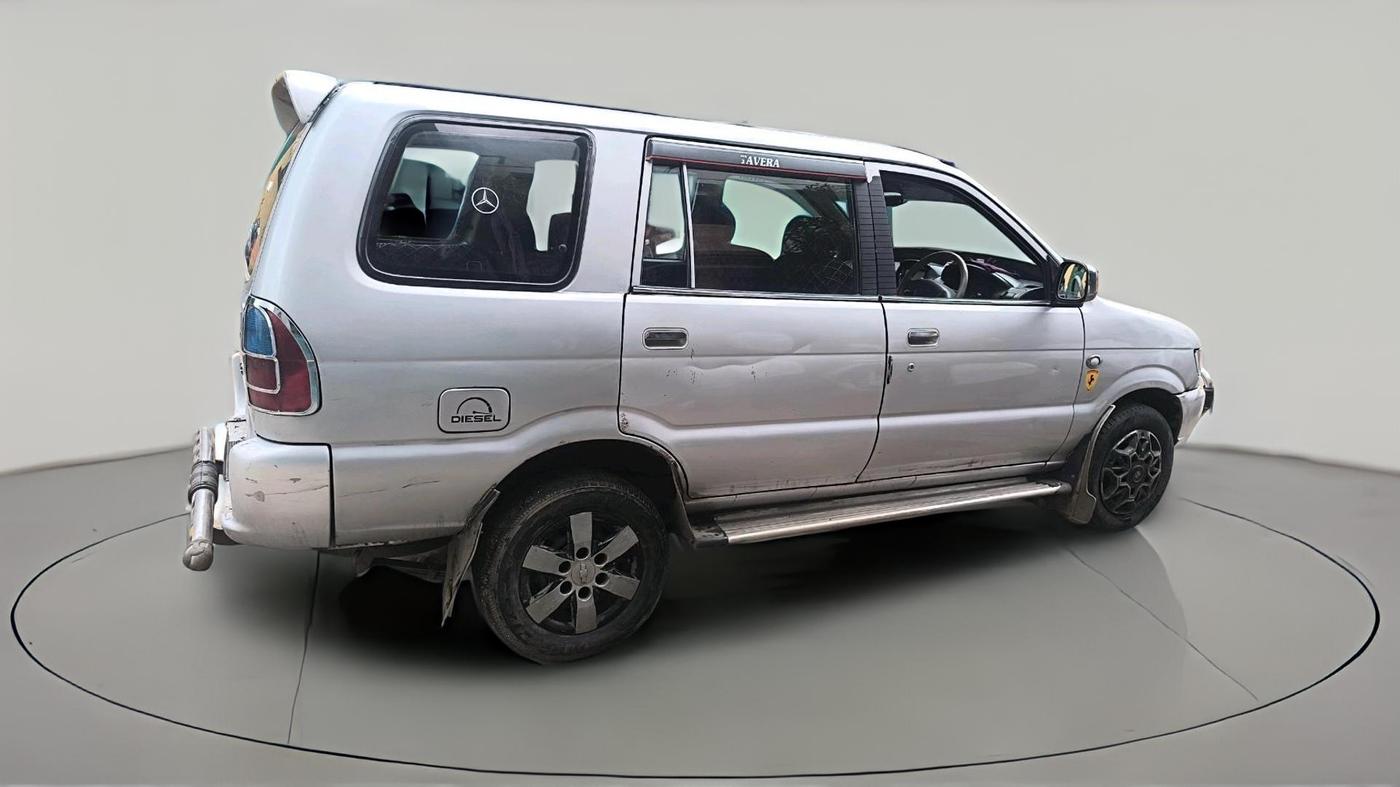 2012 Chevrolet Tavera NEO 3 LS 10 STR BS III, Diesel, Manual, 2,95,587 km, exterior