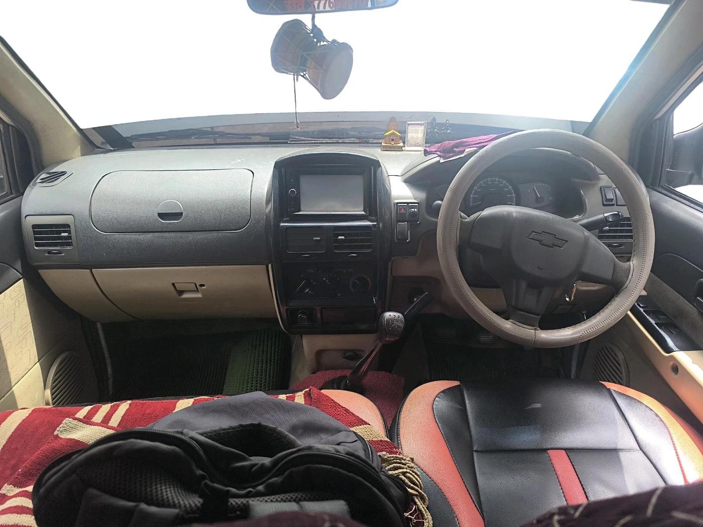 2012 Chevrolet Tavera NEO 3 LS 10 STR BS III, Diesel, Manual, 2,95,587 km, interior