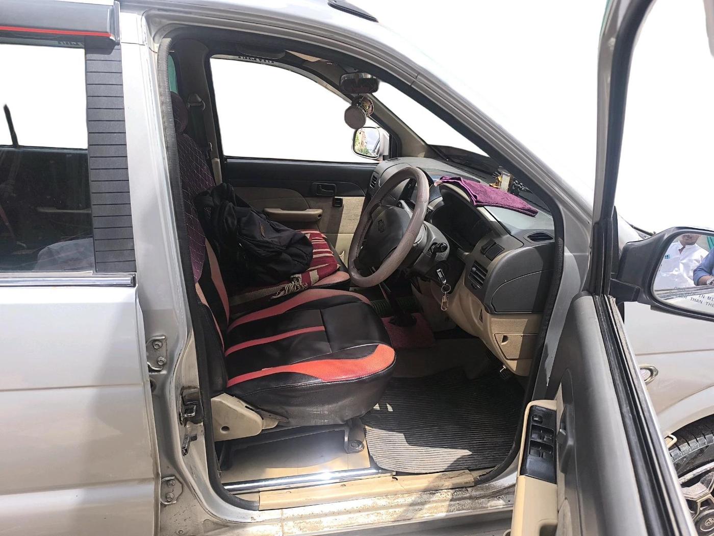 2012 Chevrolet Tavera NEO 3 LS 10 STR BS III, Diesel, Manual, 2,95,587 km, interior