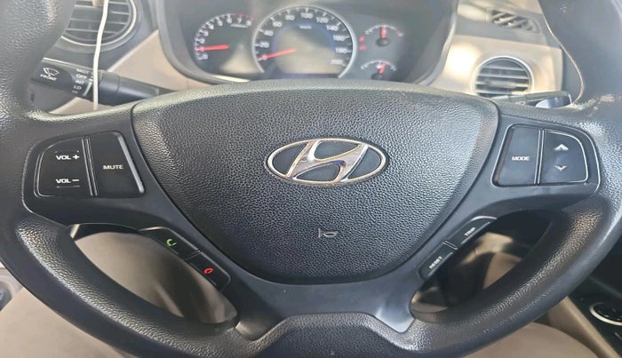 2015 Hyundai Grand i10 SPORTZ 1.2 KAPPA VTVT, Petrol, Manual, 1,90,244 km, interior