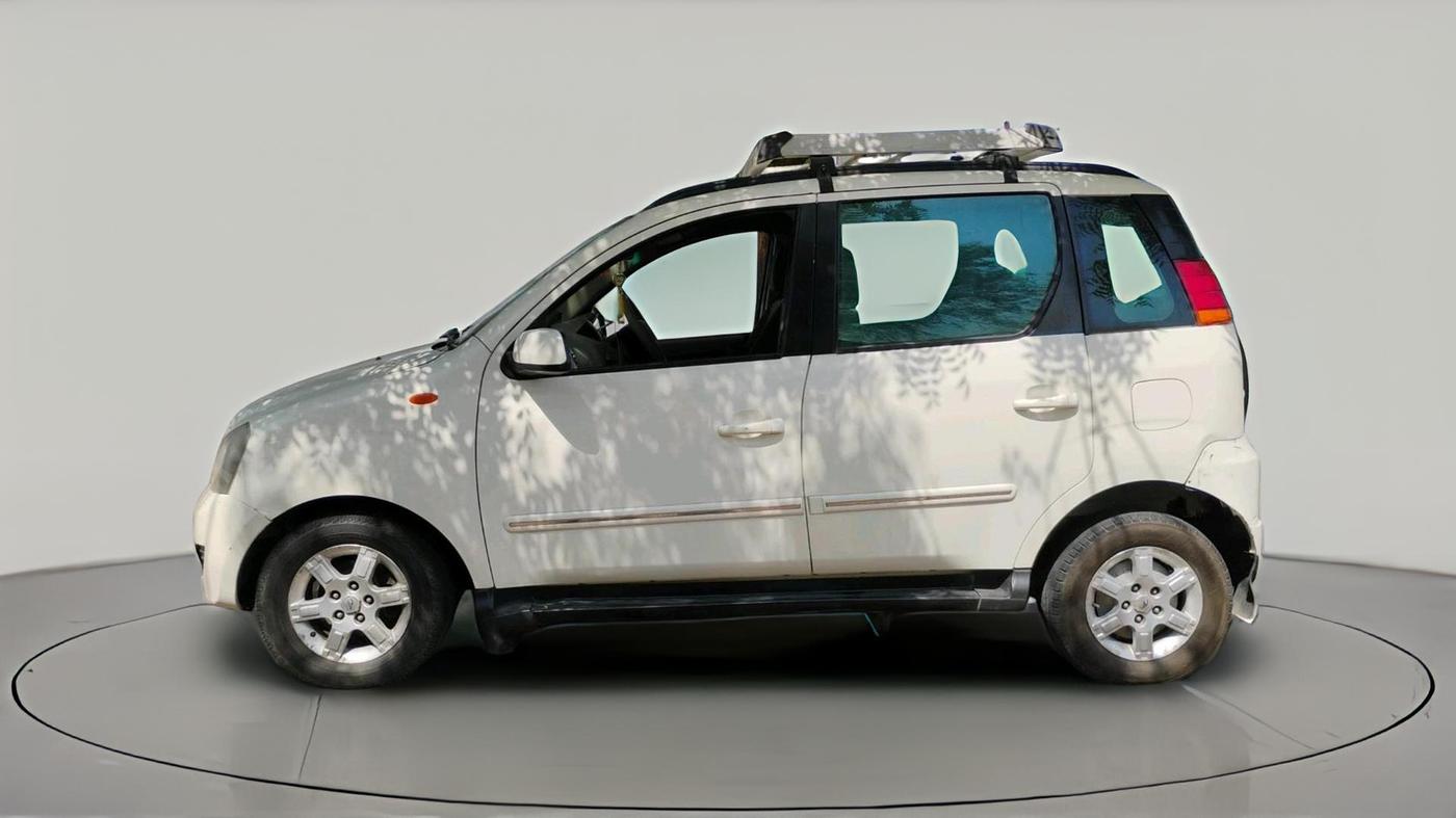 2015 Mahindra Quanto C8, Diesel, Manual, 1,25,537 km, exterior