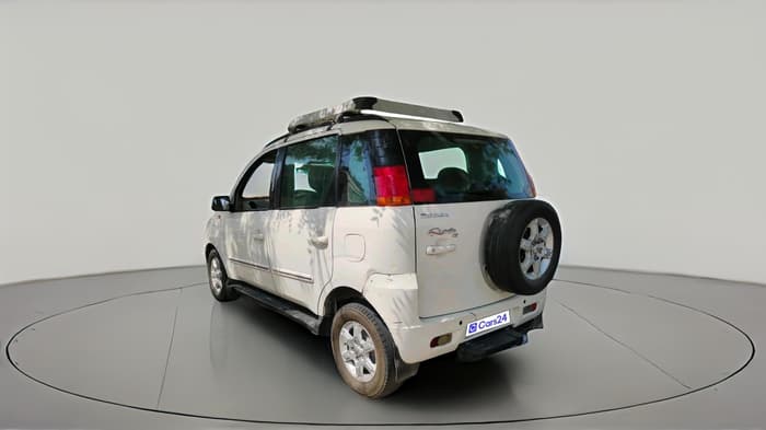 2015 Mahindra Quanto C8, Diesel, Manual, 1,25,537 km, exterior