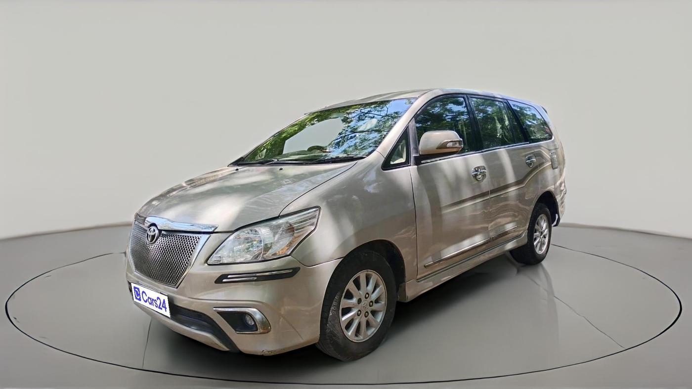 2013 Toyota Innova 2.5 ZX 7 STR, Diesel, Manual, 2,37,515 km, exterior