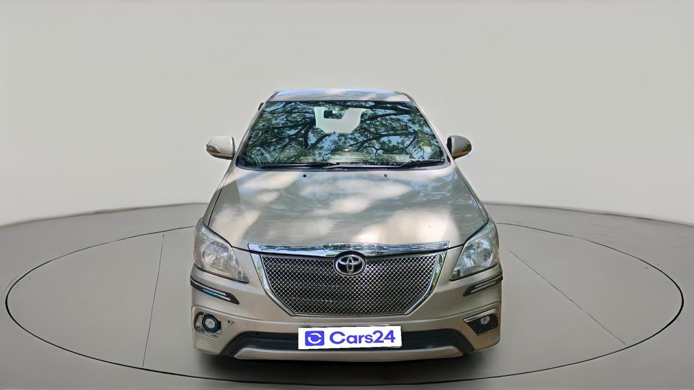 2013 Toyota Innova 2.5 ZX 7 STR, Diesel, Manual, 2,37,515 km, exterior