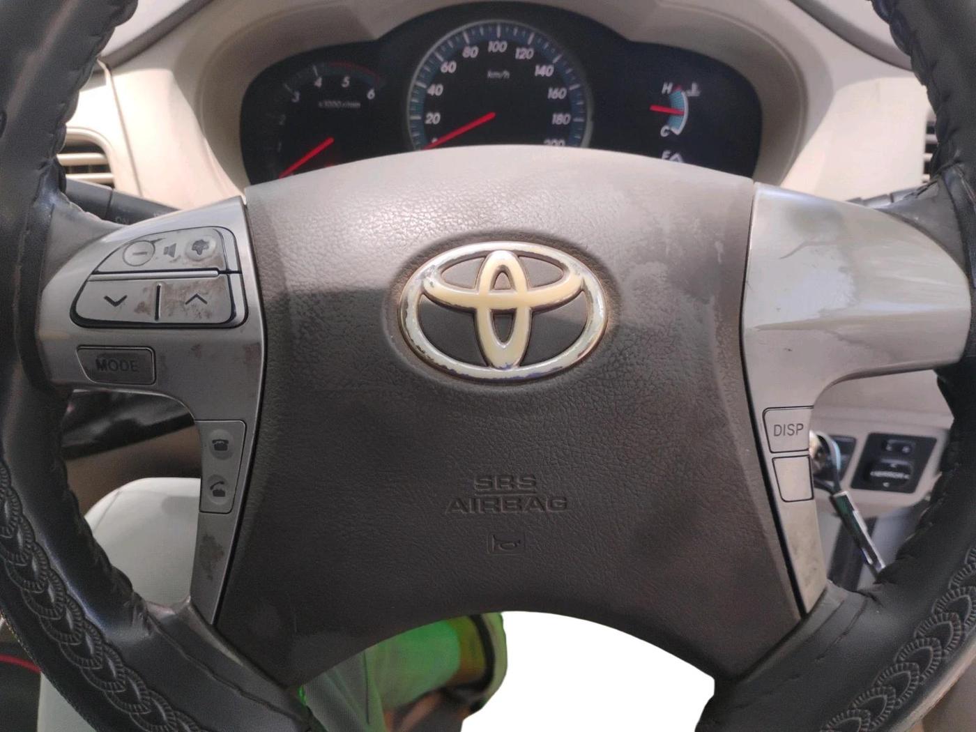 2013 Toyota Innova 2.5 ZX 7 STR, Diesel, Manual, 2,37,515 km, interior