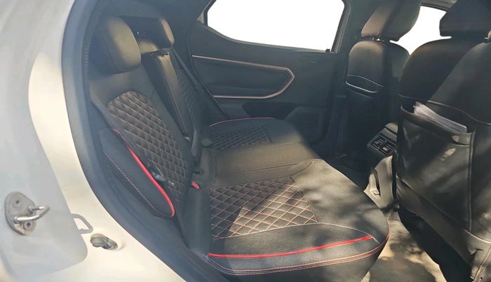 2022 Renault Kiger RXT MT, Petrol, Manual, 60,968 km, interior