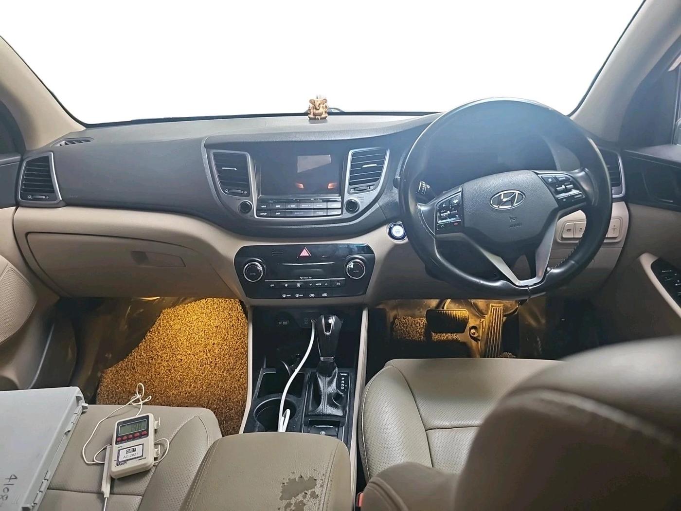 2017 Hyundai Tucson GLS 2WD AT DIESEL, Diesel, Automatic, 1,37,821 km, interior